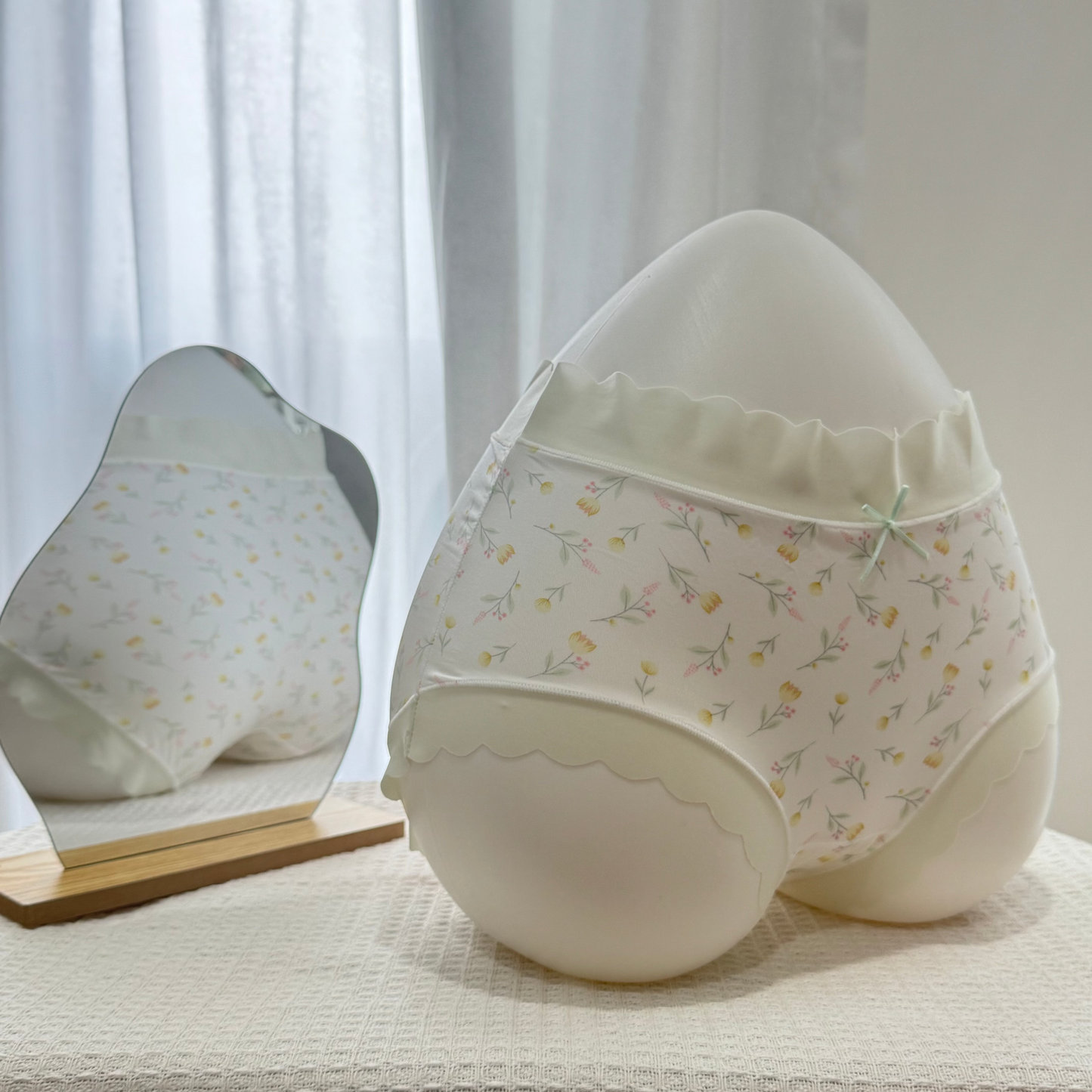 [Free Size - 43-70kg] Ultra-Thin Floral IceSilk Panty – Mid-Waist Seamless Briefs