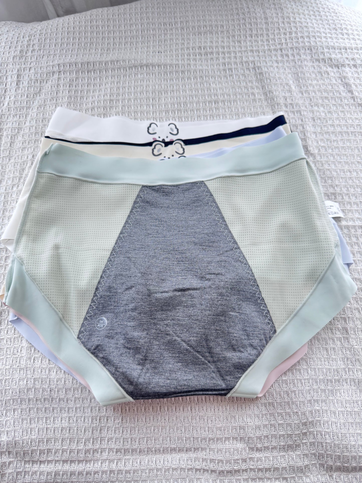 [Free Size] KoalaCare IceSilk Seamless Period Panty – Anti-Leakage | Free Size